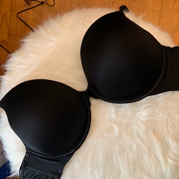 Olga Other - NWOT black bra. 38DD Olga Other - NWOT black bra. 38DD